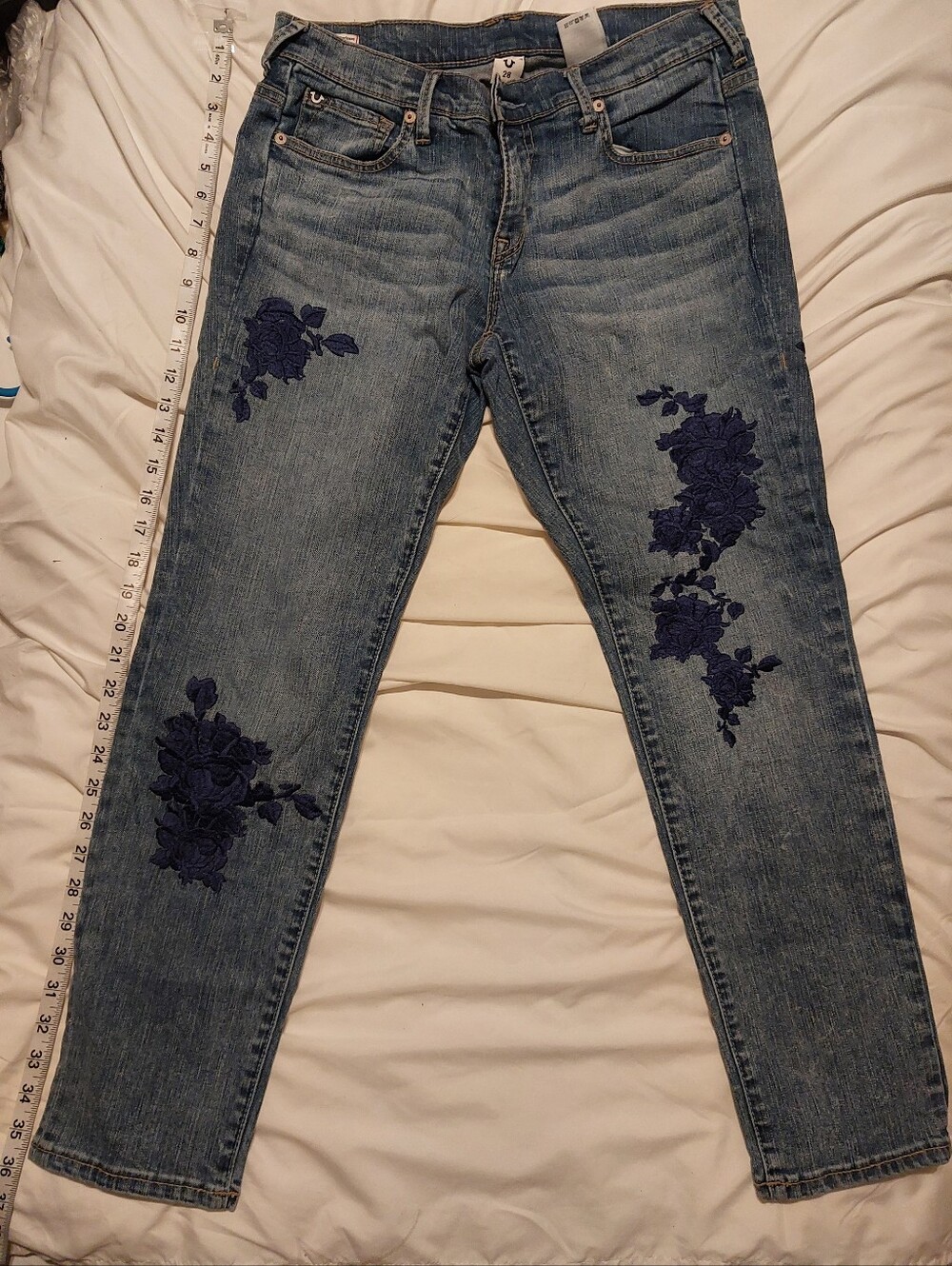 True Religion Cameron Slim Boyfriend Floral Embroidery Size 28